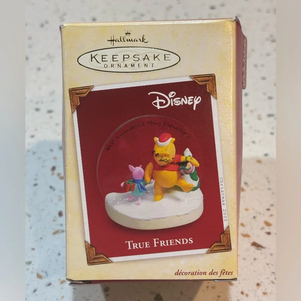 Hallmark Keepsake 2005 “True Friends” Ornament – Winnie the‎ Pooh & Piglet